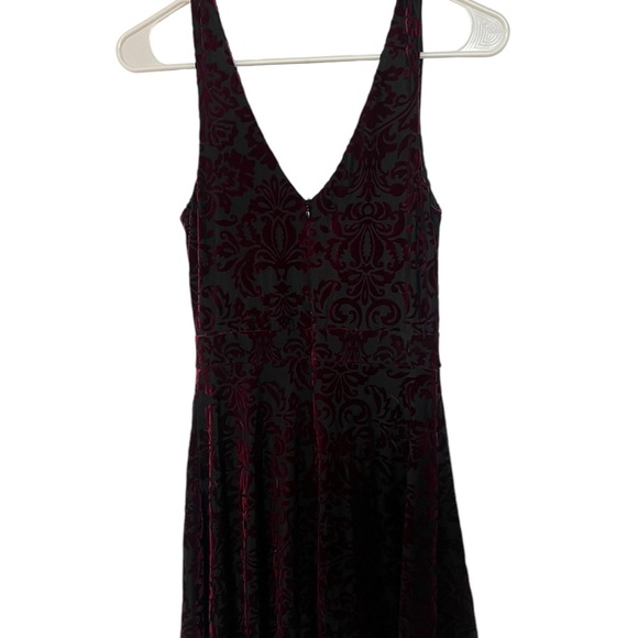 Aqua Red & Black Velvet Fit & Flare Dress – Bloomingdale’s – Size Small - Picture 7 of 9
